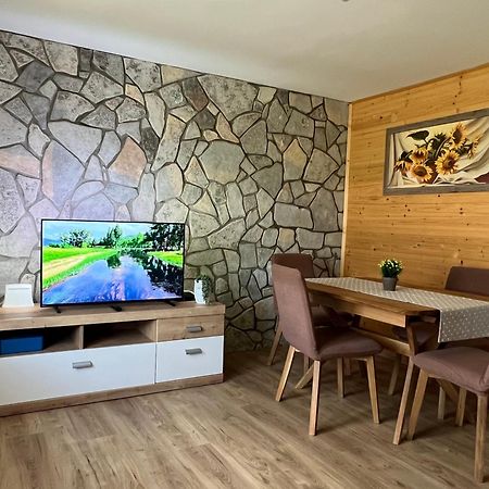 Zen Den Apartments Otočac Buitenkant foto